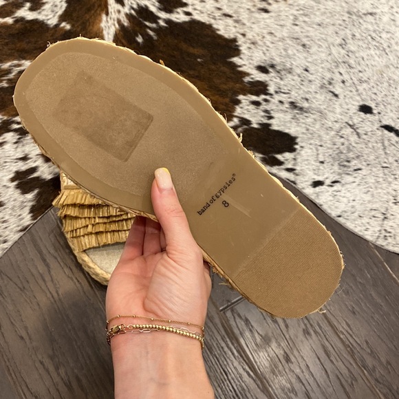 Band of Gypsies Hula Natural Raffia Fringe Slide Platform Sandals 8 - Picture 4 of 5